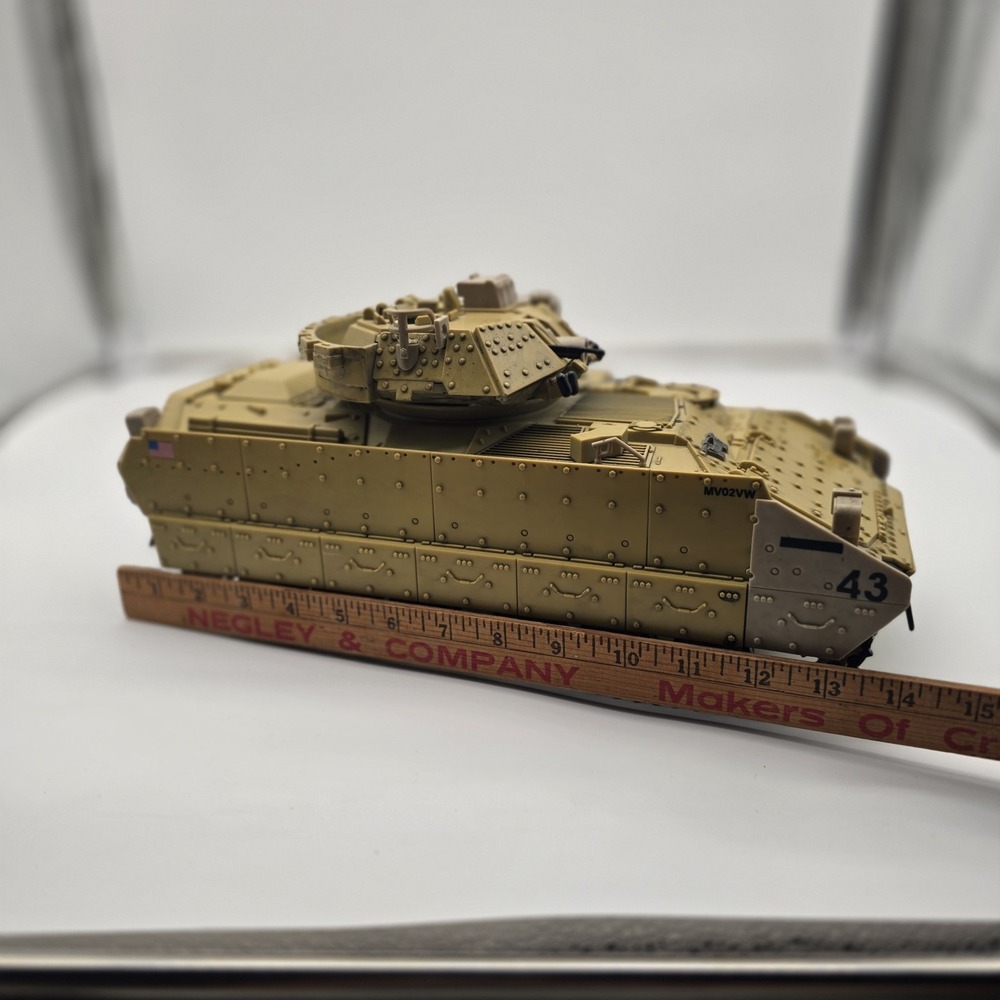 2007 Unimax Toys Bravo Team M3A2 Bradley Desert Camo READ - Picture 5 of 16